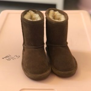 Toddler bearpaw sheepskin boots
